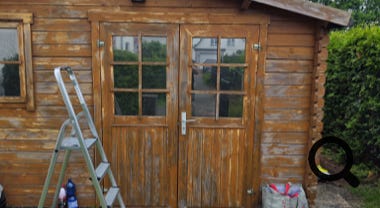 Gartenlaube Schleifen und Streichen